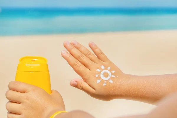 sunscreen-skin-child